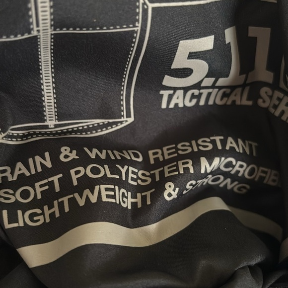5.11 Tactical Series Jacket Mens Medium Black Packable Windbreaker Lightweight - Picture 9 of 9